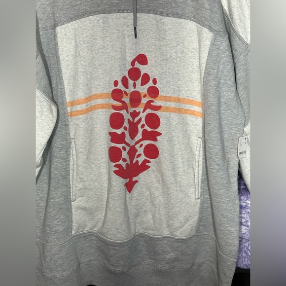 Triple Threat Hoodie Size M NWT - Picture 3 of 6